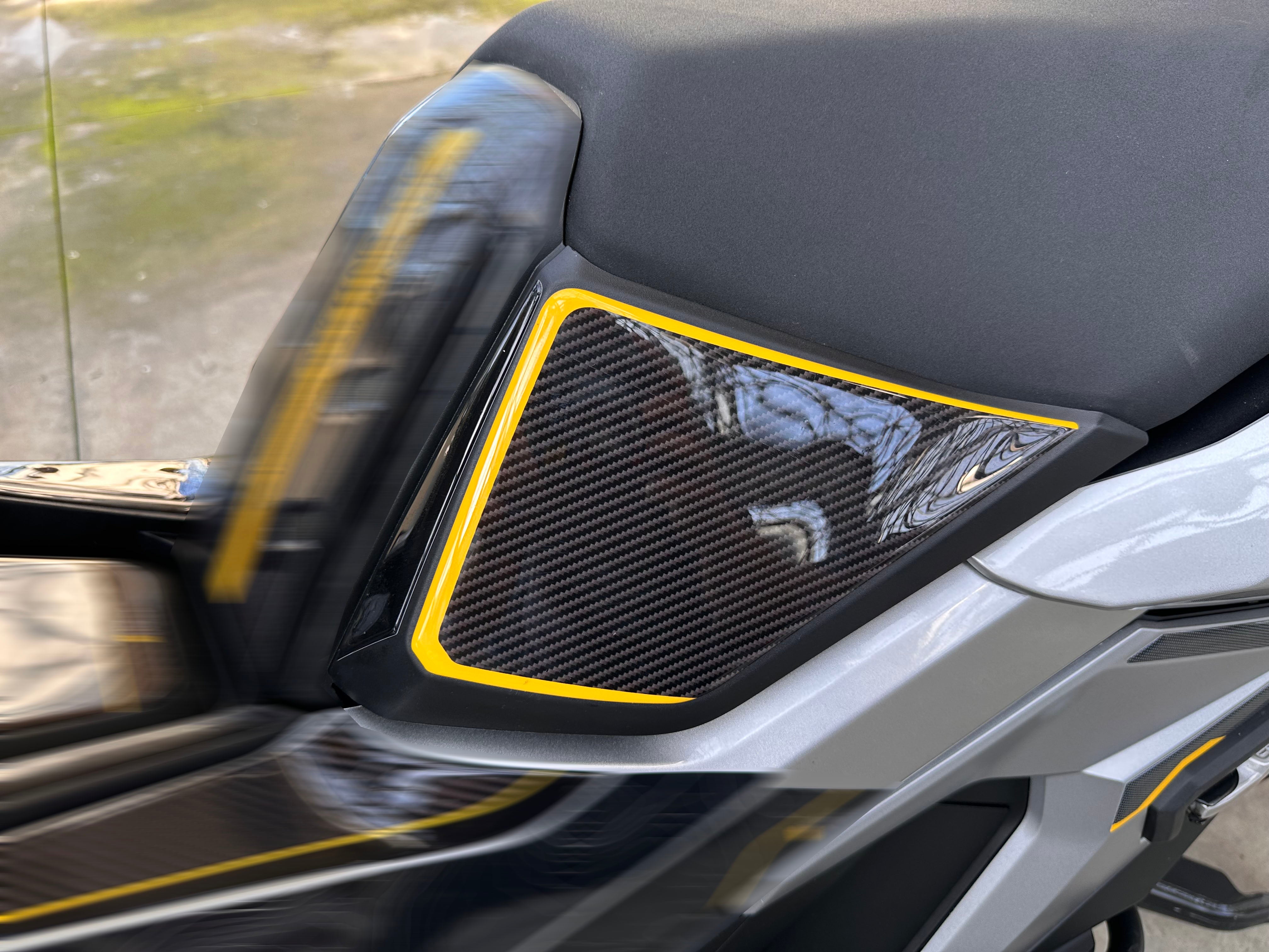 Honda Adv 350 Uyumlu Koltuk Yan Tankpad