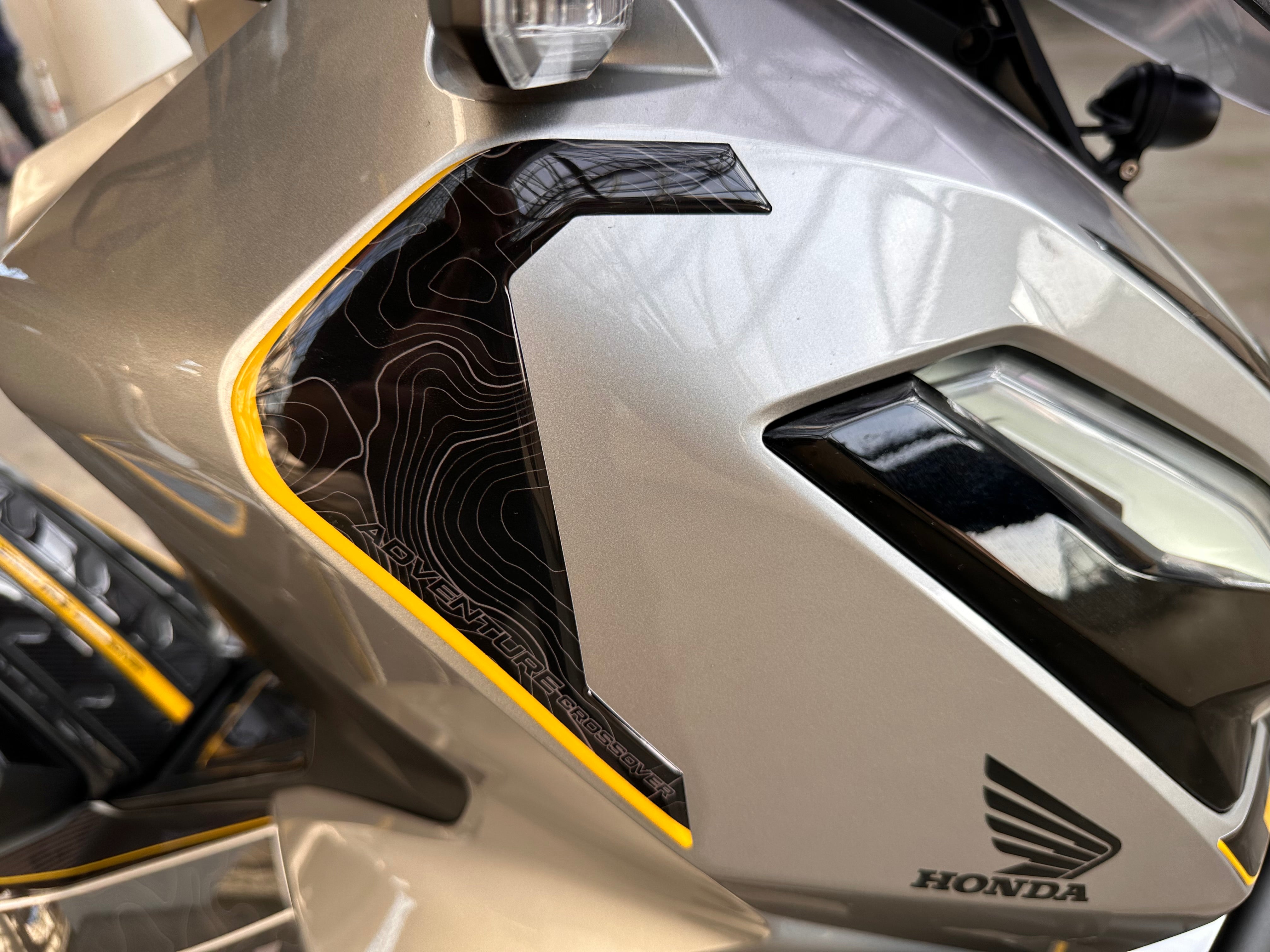 Honda Adv 350 Uyumlu Kafa Yan ve Çamurluk Tankpad