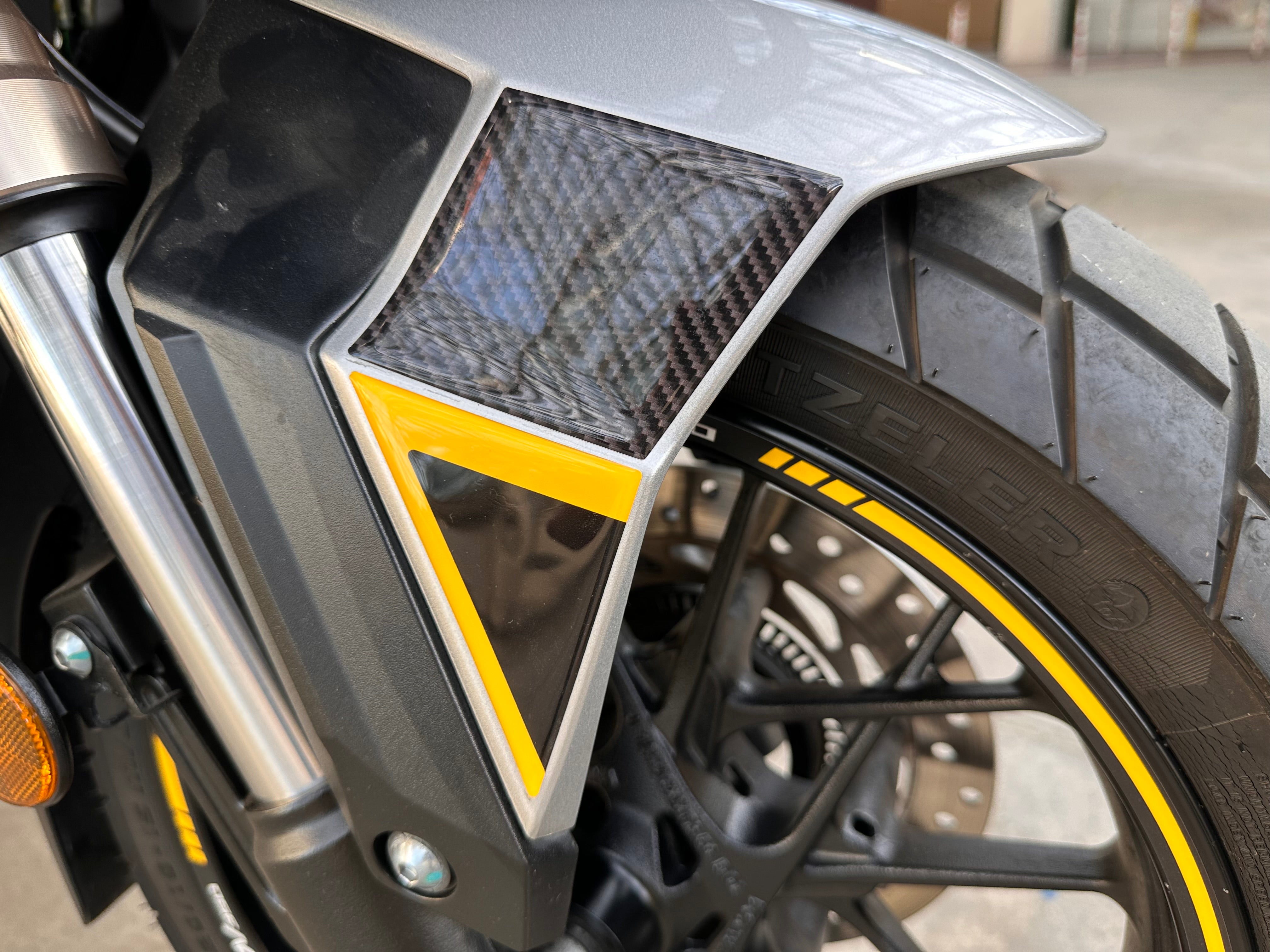 Honda Adv 350 Uyumlu Kafa Yan ve Çamurluk Tankpad